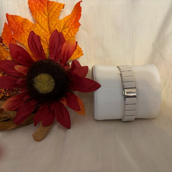 Beautiful Nine West Pink watch - Picture 3 of 5